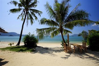 Byg Grand Beach Front & Sea View @ Panwa Beach Exterior photo
